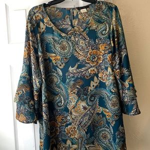 2X; blue and yellow floral women’s blouse